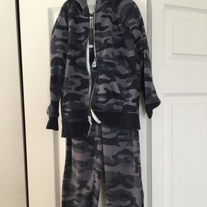 Carters camp sweat suit outfit size 5
